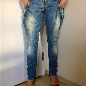 Jeans with side pockets